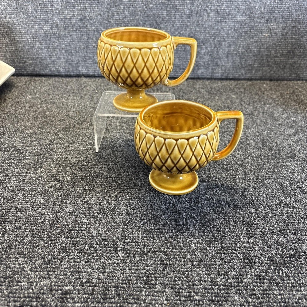 Vtg~Holt Howard Mugs~1966~Amber Gold/Pedestal/Diamond Pattern~Set of 2